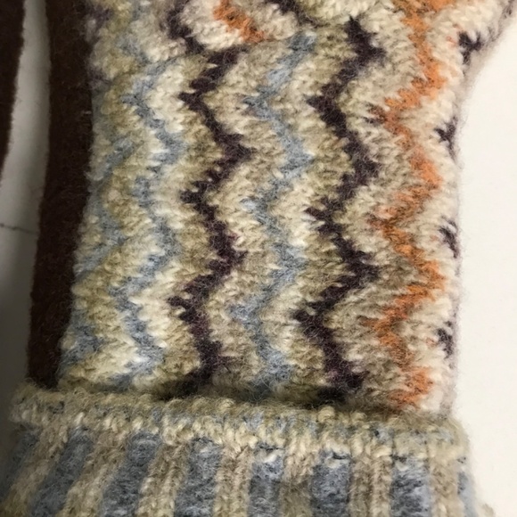 Handcrafted Mittens Wool / Fleece Small / Medium - Picture 5 of 5